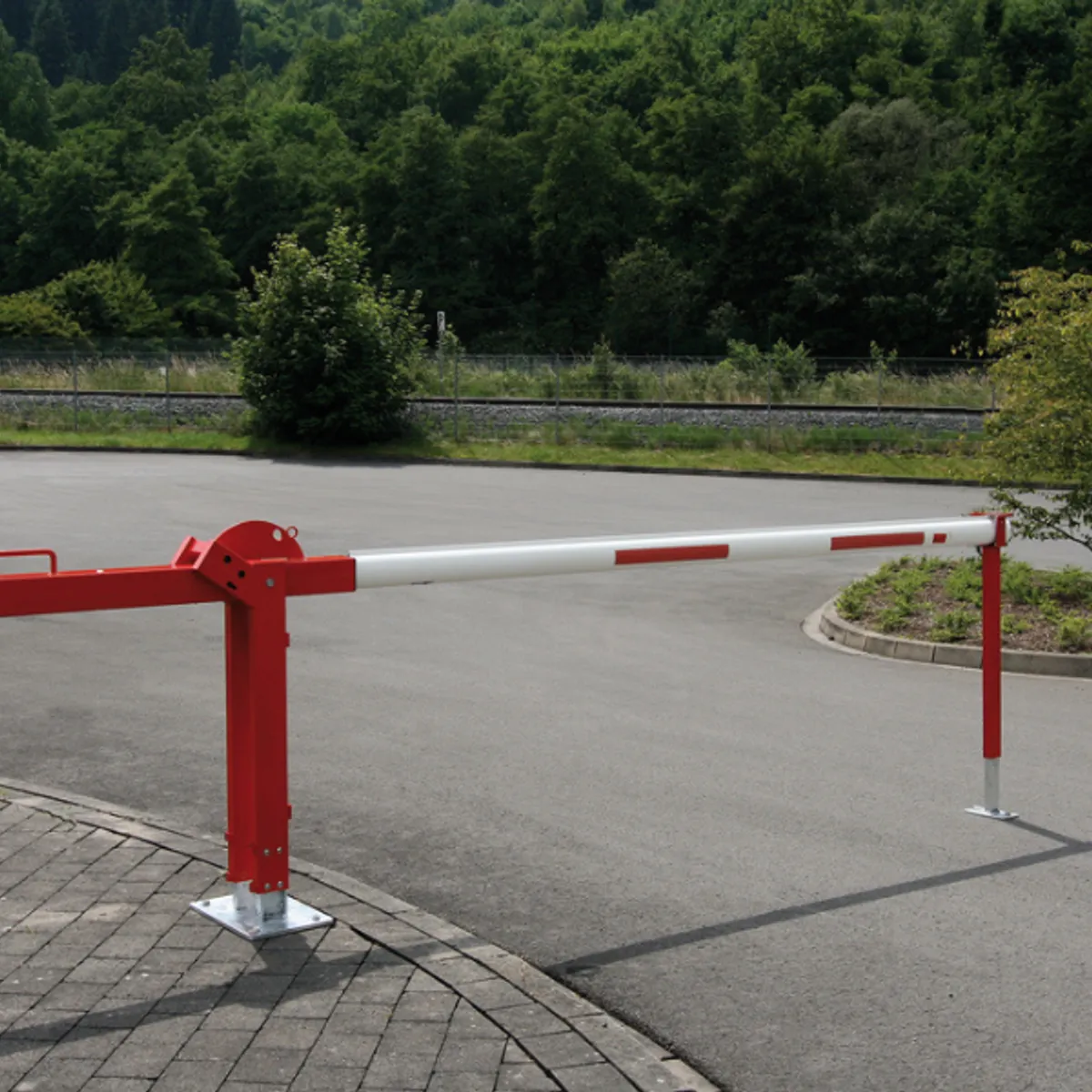 Barrière levante avec pieds adaptables en hauteur