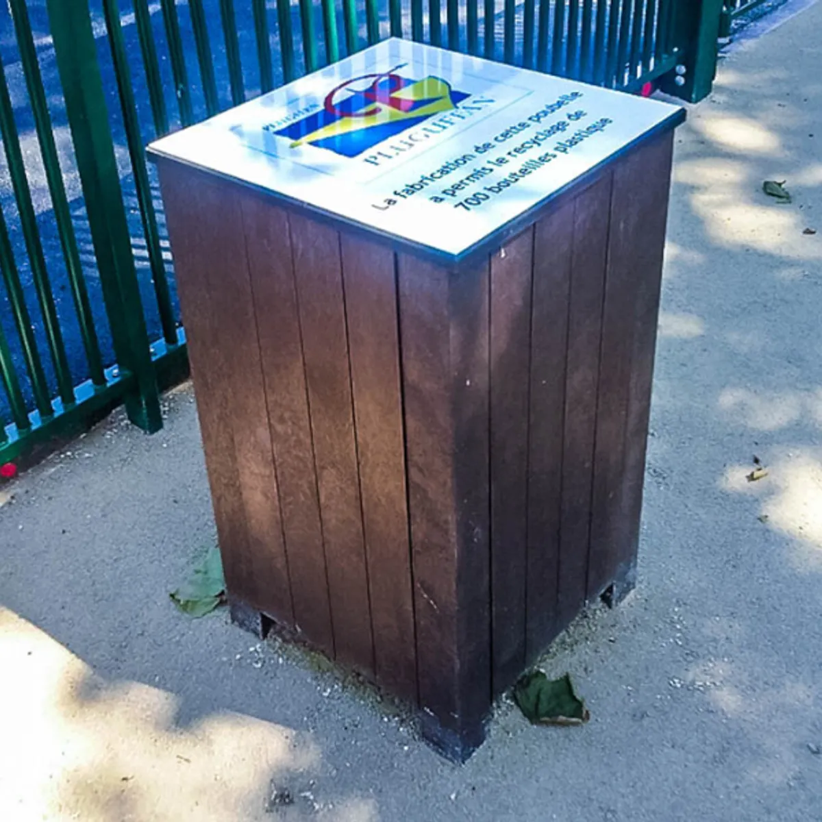 Corbeille en plastique recyclé KARREL