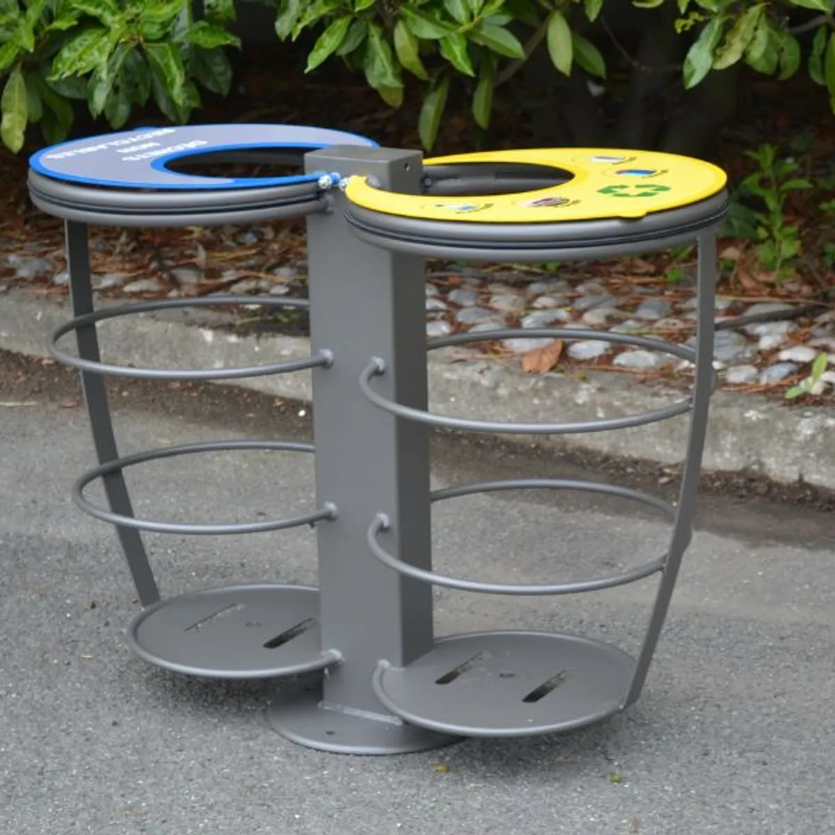 Support Sac STREET - Collecte sélective bi-flux - 2 sacs 75 litres Sur Platine