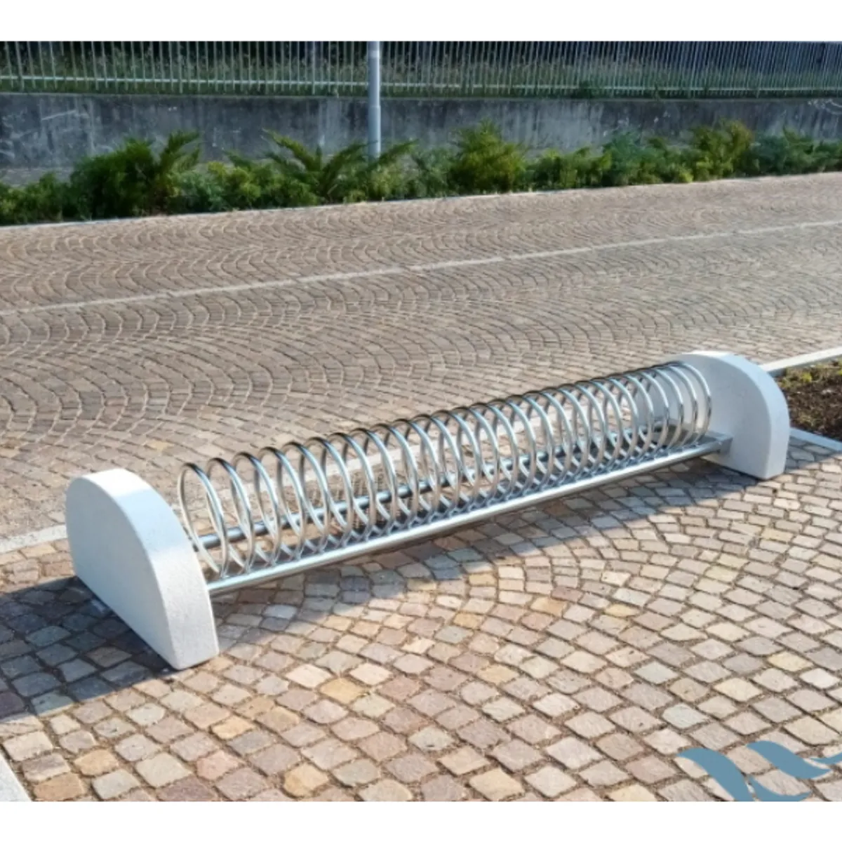 Support-vélos BALEARES Ressort INOX, pieds béton Ronds