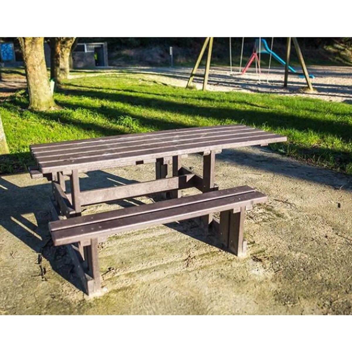 Table pique-nique en plastique recyclé SANS ENJAMBEMENT