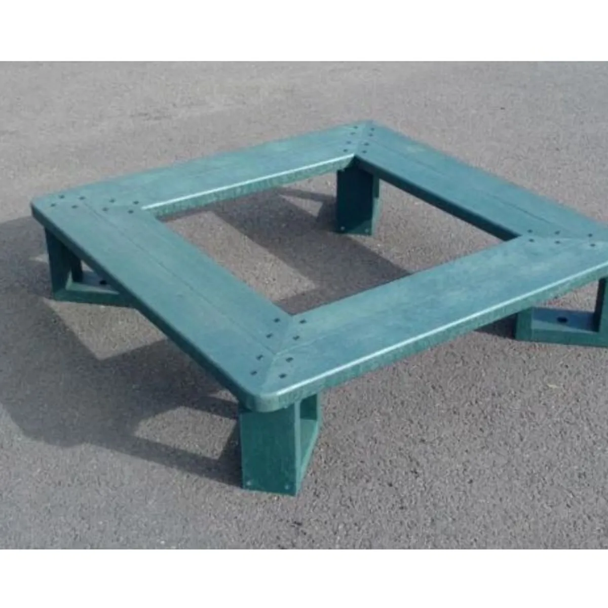 Banquette 28Tour d'Arbre CARREE 120x120cm  en plastique recyclé