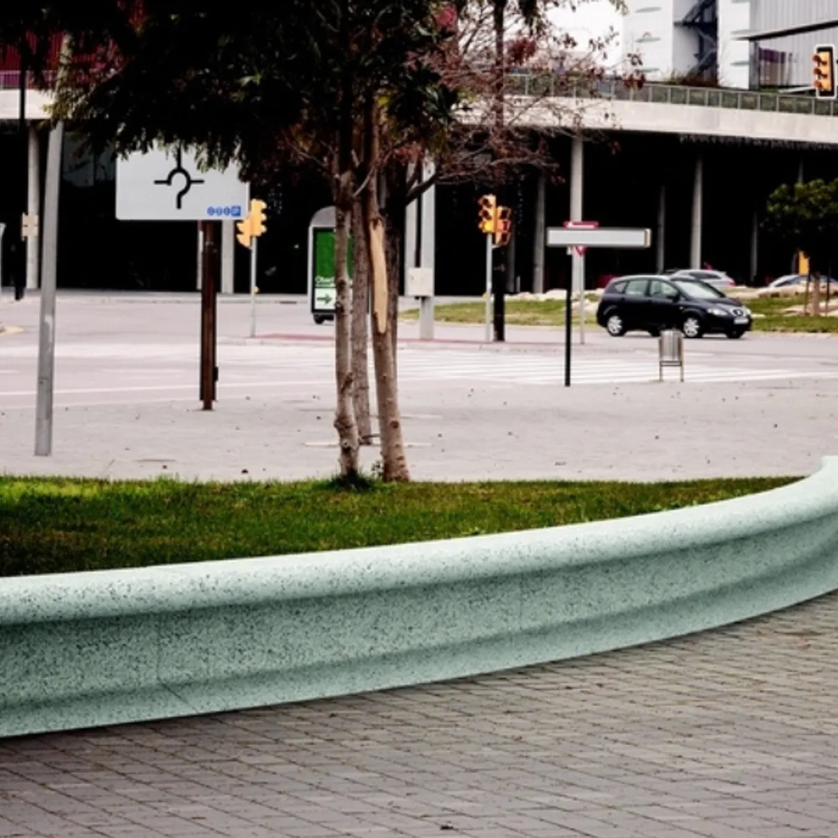 Banc béton REMPART- oblique 163 cm-