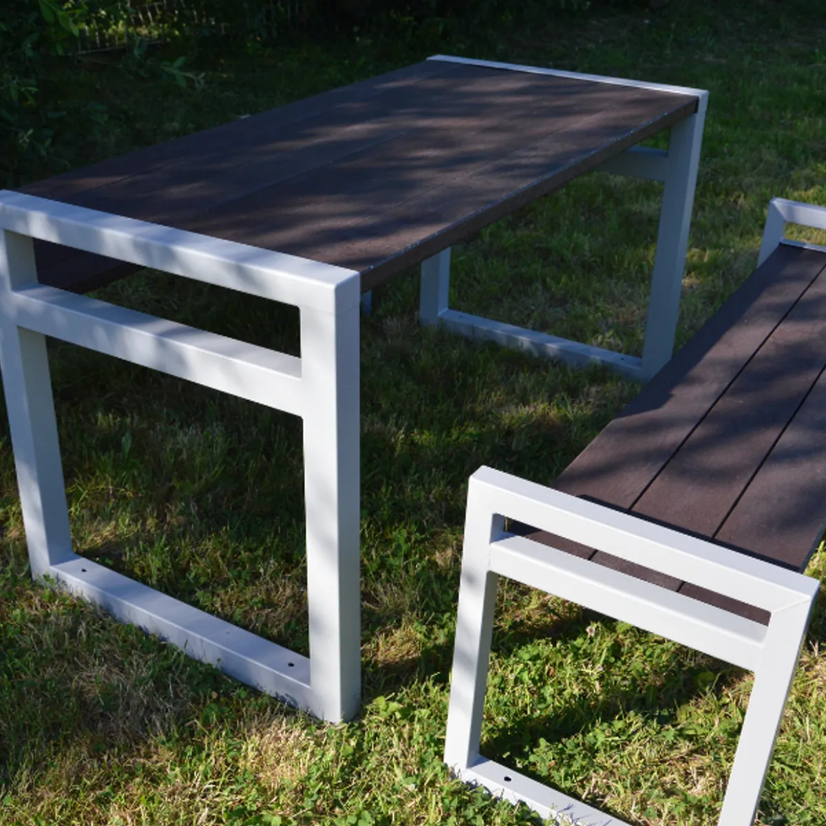 Table pique nique BAYONNE en plastique recyclé Inox peint- RAL à préciser