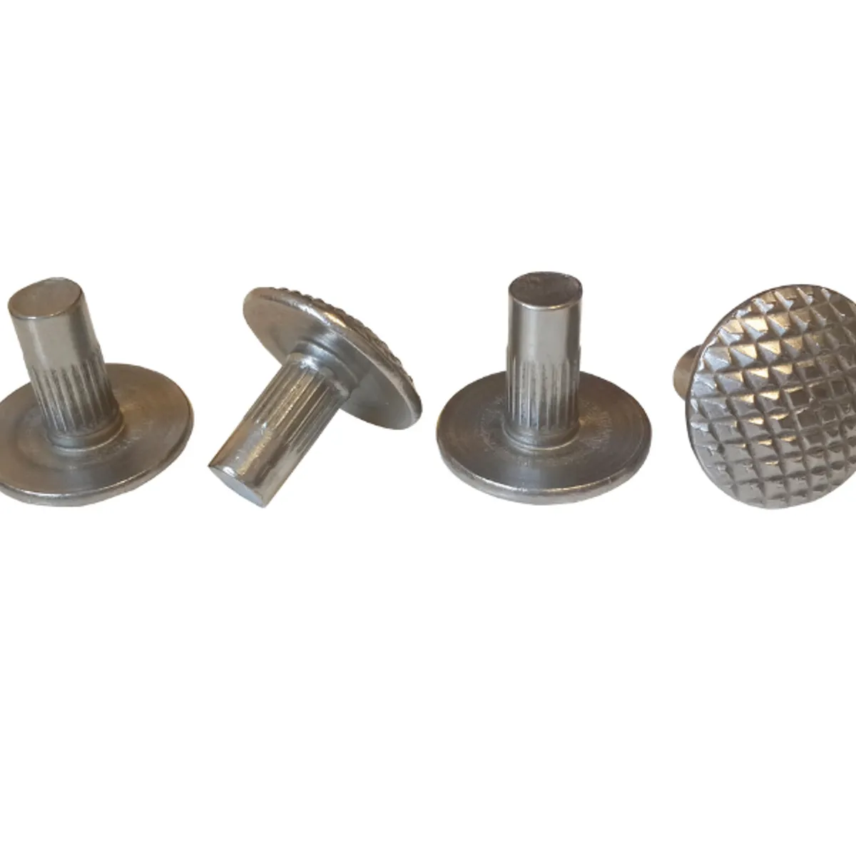 Clous podotactiles Inox 304 strié Pointe de diamant