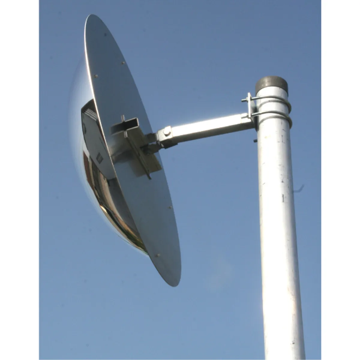 Poteau de fixation pour miroir