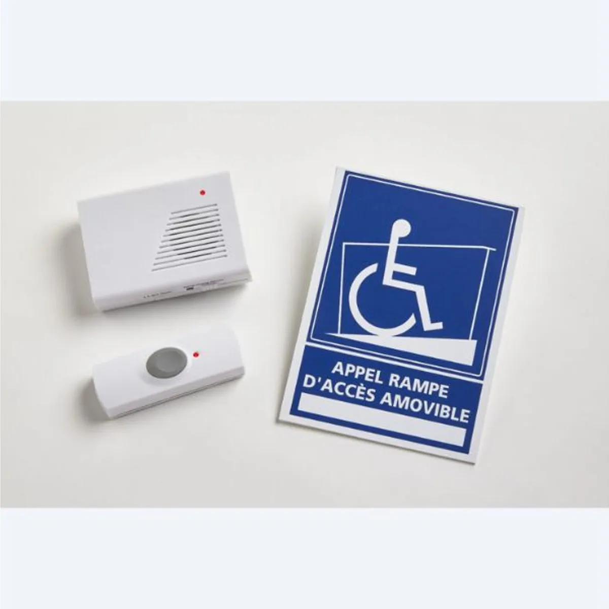 Carillon rampe d'accès et panneau de signalisation