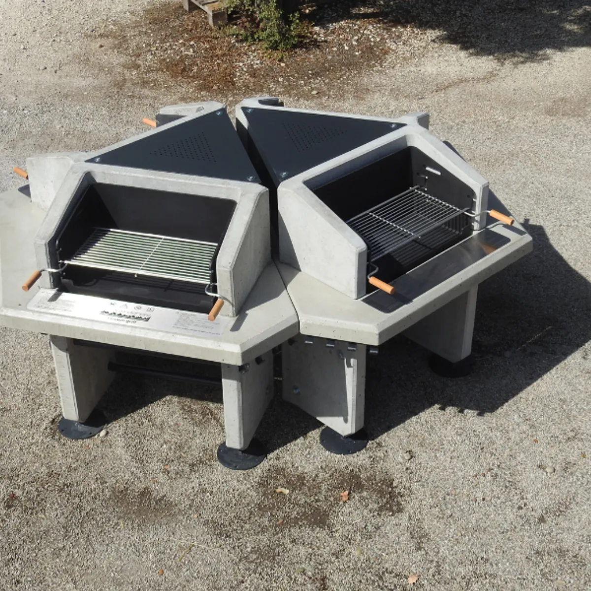 Barbecue quatres foyers