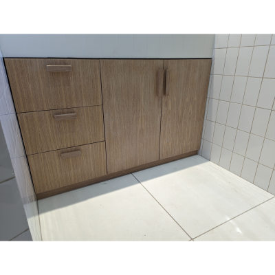 Meuble de salle de bain encastré