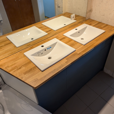 Meuble de salle de bain chêne et bleu